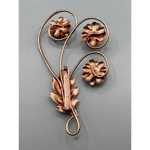 Large Flower with Stem Brooch 1940s Vintage Costume Pin Flower with Faux Pearls - Picture 4 of 5